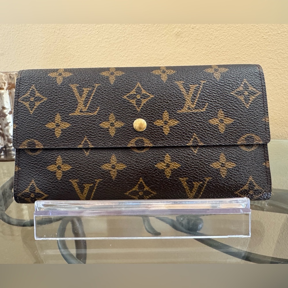 LOUIS VUITTON Porto Tresor International Trifold-EUC